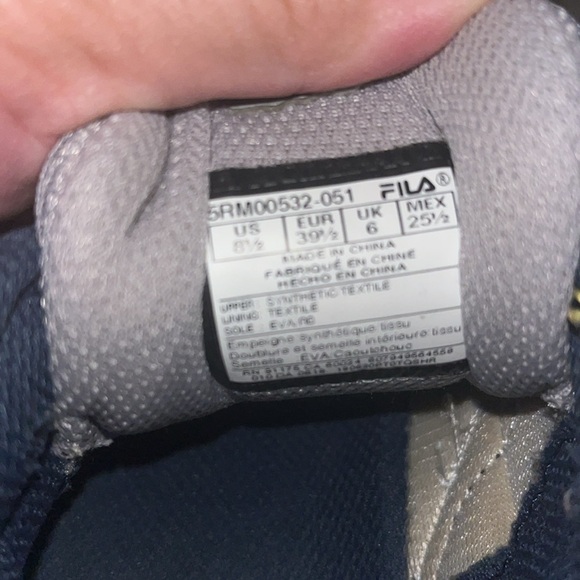 Fila gray and blue sneakers size 8.5 - Picture 6 of 8